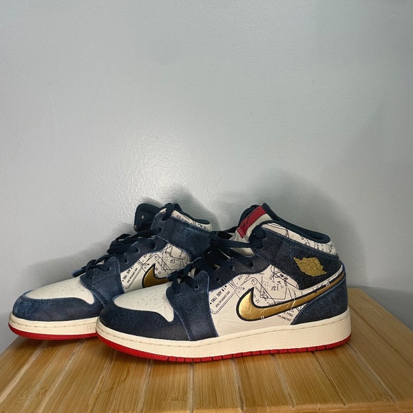 Jordan 1MID “ Take flight “ - Picture 1 of 3